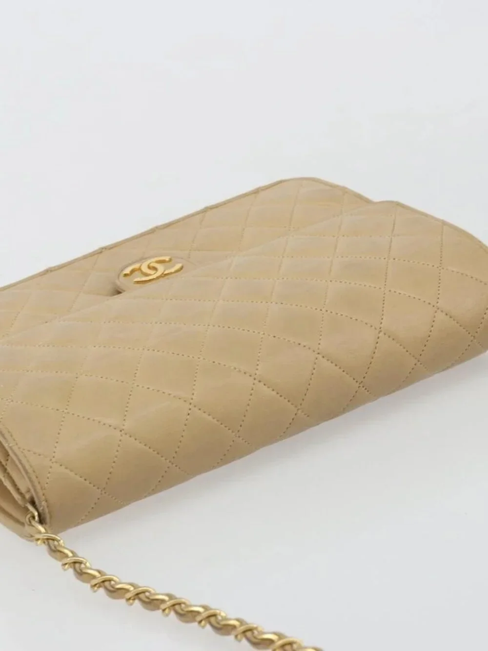 CHANEL Matelasse 25 Chain Shoulder Bag Lamb Skin Beige Gold CC Auth 182740